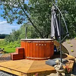 żabie Dworki Luxury Chalets&spa Chalé