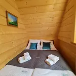 żabie Dworki Luxury Chalets&spa Chalé