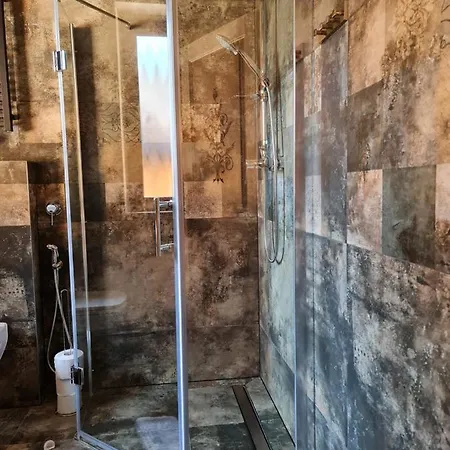 Zabie Dworki Luxury & Витув