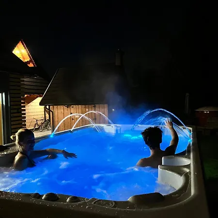 Zabie Dworki Luxury & Шале *