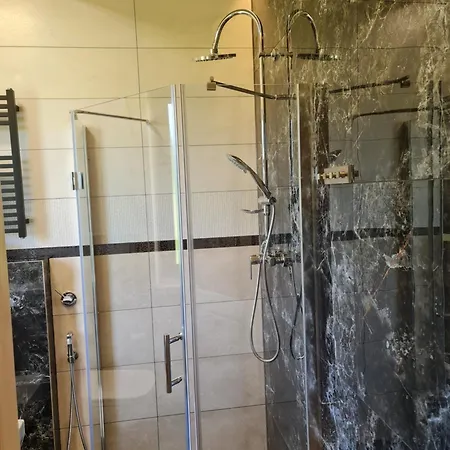 Zabie Dworki Luxury & *