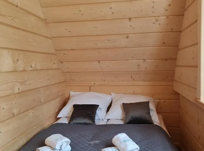 Zabie Dworki Luxury & Chalet