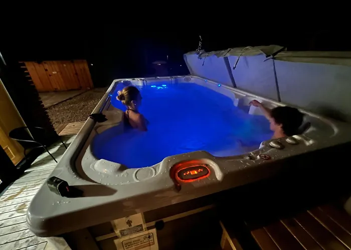 Zabie Dworki Luxury & *