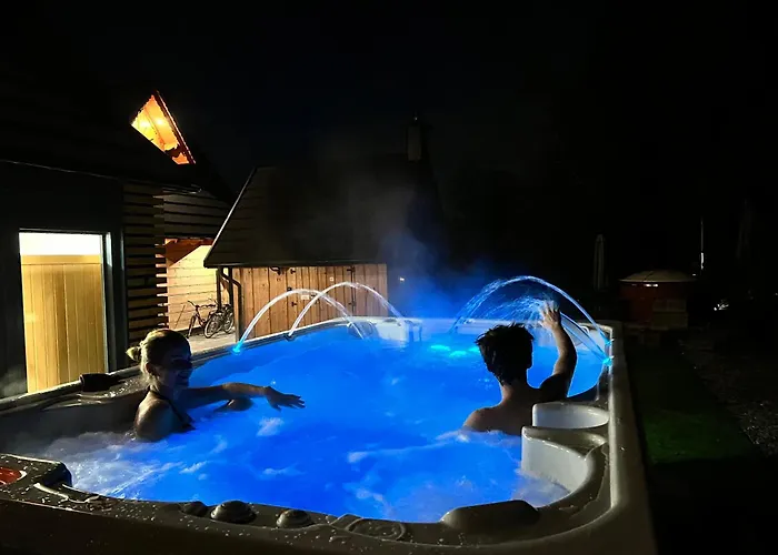 Zabie Dworki Luxury & Chalet *