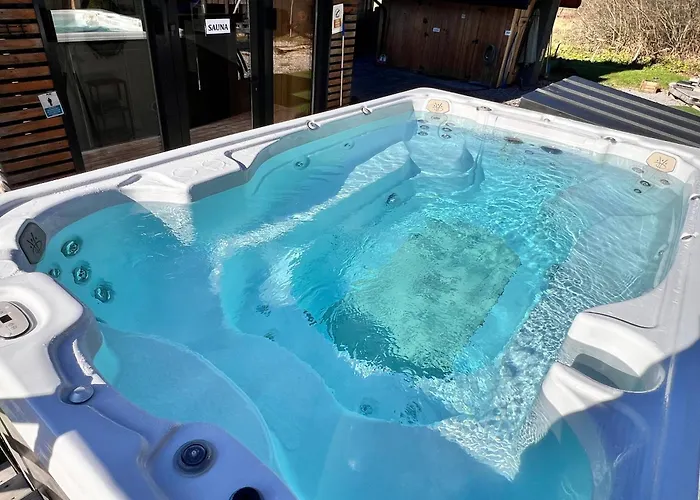 Zabie Dworki Luxury & Chalet